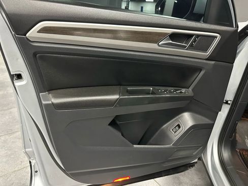 Used 2018 Volkswagen Atlas SE image 15