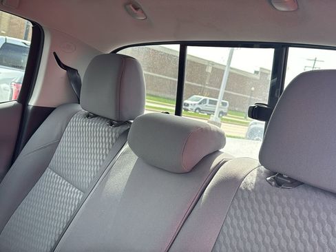 Used 2021 Toyota Tacoma SR AWD/4WD image 19
