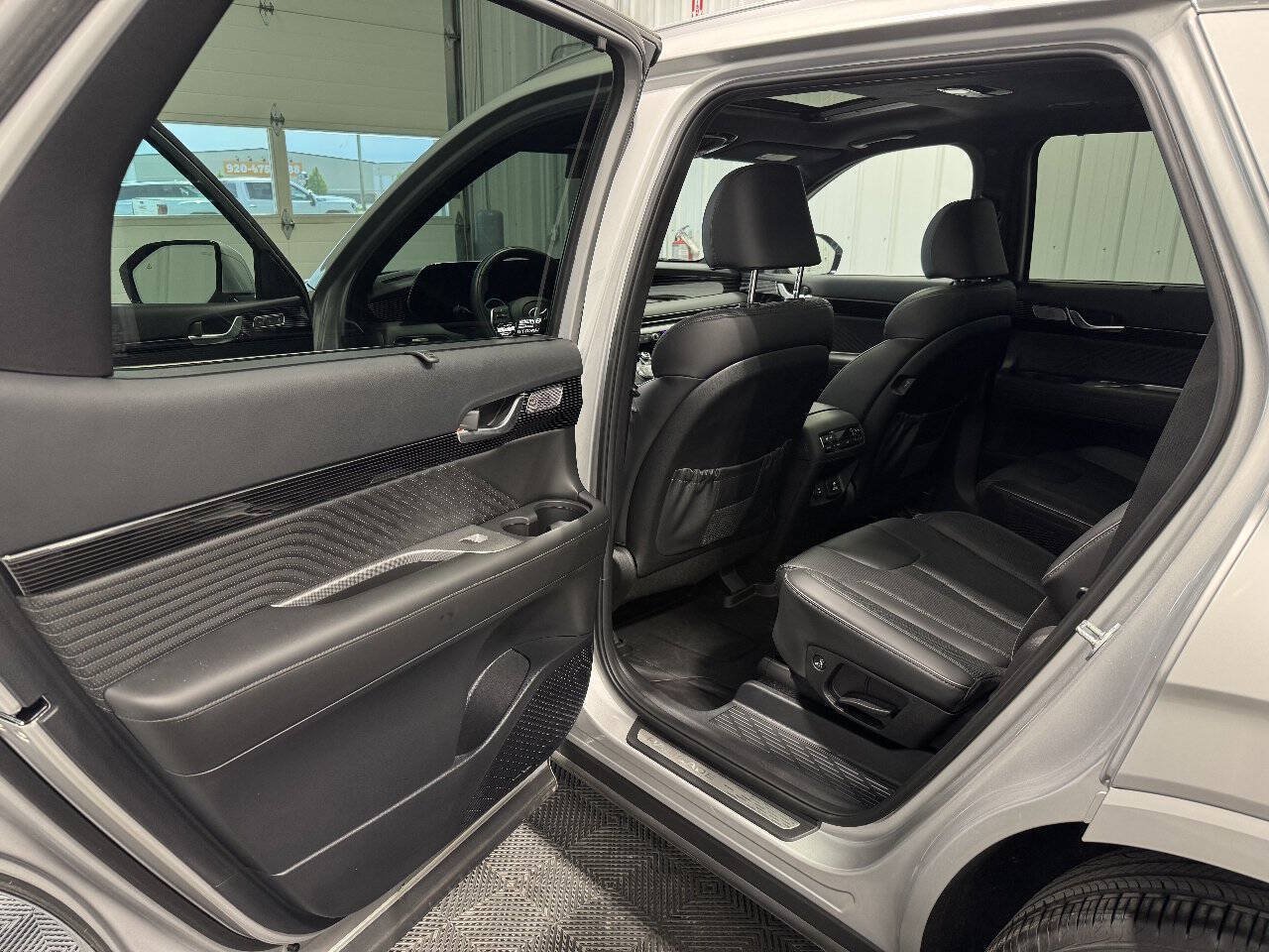 Used 2025 Hyundai Palisade Calligraphy AWD/4WD image 13