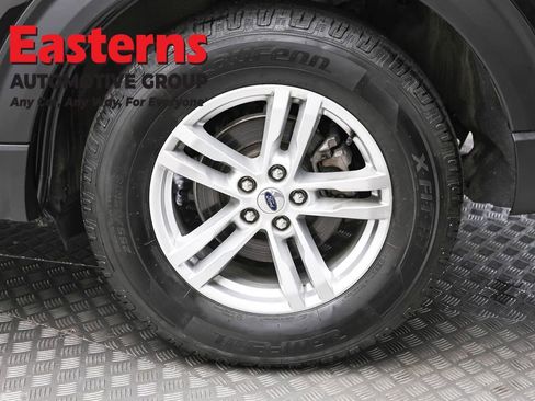 Used 2023 Ford Explorer XLT w/ Equipment Group 202A image 8