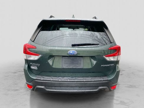 Used 2022 Subaru Forester Premium image 4