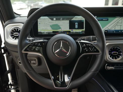 Used 2025 Mercedes-Benz G 550 image 10