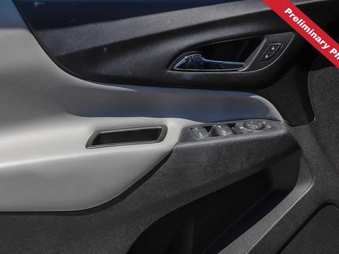 Used 2019 Chevrolet Equinox LS FWD image 17