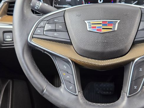 Used 2017 Cadillac XT5 Platinum AWD/4WD image 22