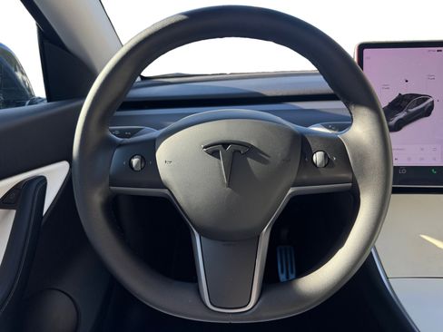 Used 2021 Tesla Model Y Performance image 8