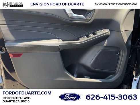 New 2025 Ford Escape SE image 14