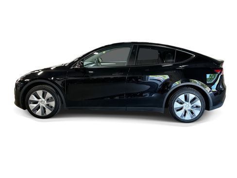 Certified 2023 Tesla Model Y AWD image 3