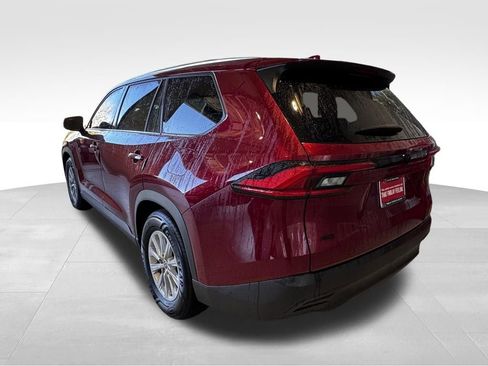 Used 2024 Toyota Grand Highlander XLE image 4