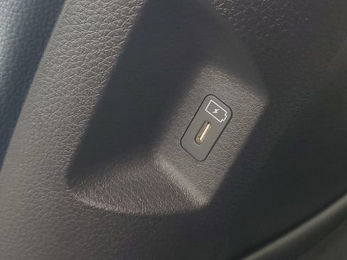 Used 2025 Kia Carnival SX Prestige FWD image 16