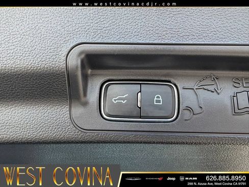 Used 2025 Ford Explorer Platinum w/ LUX Leather Package AWD/4WD image 17