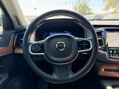 Certified 2025 Volvo XC90 T8 Plus w/ Protection Package Premier AWD/4WD image 13