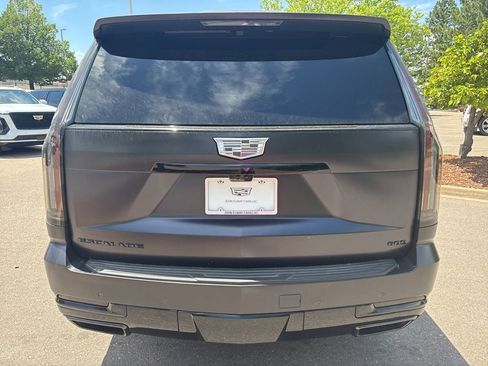 Certified 2026 Cadillac Escalade ESV Platinum Sport w/ LPO, ONYX Package AWD/4WD image 4