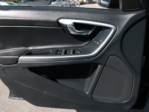 Used 2016 Volvo S60 T5 Premier image 38