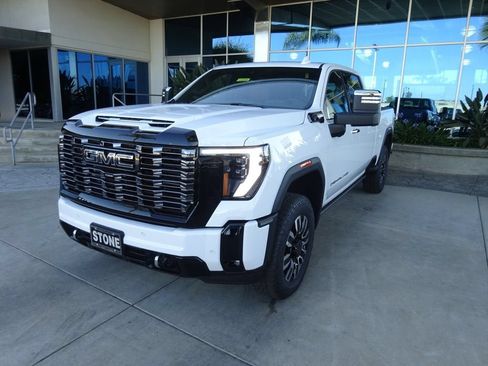 New 2026 GMC Sierra 2500 Denali Ultimate AWD/4WD image 3