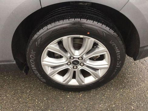 Used 2024 Ford Edge Titanium image 10