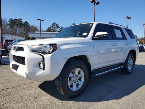Used 2018 Toyota 4Runner SR5 Premium image 3