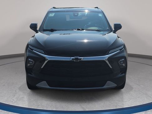 Used 2024 Chevrolet Blazer LT w/ Convenience Package FWD image 2