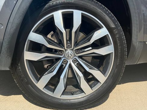 Used 2019 Volkswagen Atlas SEL Premium AWD/4WD image 3