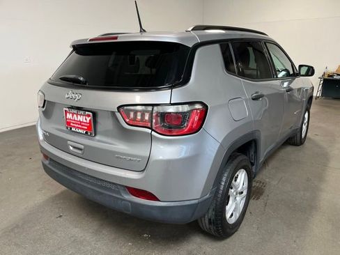 Used 2018 Jeep Compass Sport AWD/4WD image 3