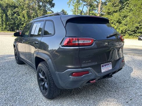 Used 2015 Jeep Cherokee Trailhawk w/ Leather Interior Group AWD/4WD image 3