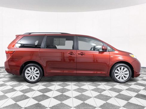 Used 2017 Toyota Sienna LE AWD/4WD image 20