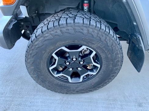 Used 2022 Jeep Gladiator Rubicon w/ LED Lighting Group image 9