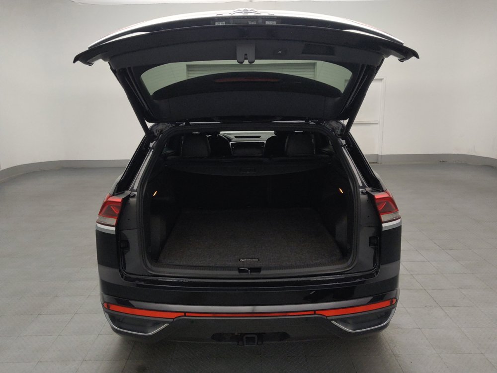 Used 2023 Volkswagen Atlas Cross Sport SE w/ Panoramic Sunroof Package FWD image 29