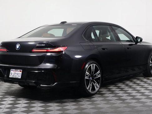 Certified 2024 BMW i7 xDrive60 w/ Executive Package AWD/4WD image 4
