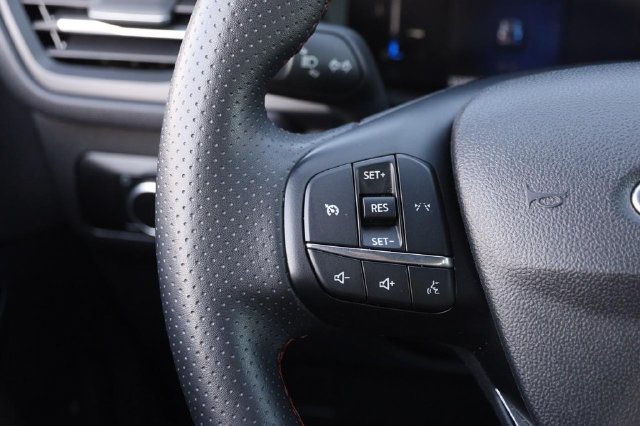 Used 2025 Ford Escape ST-Line AWD/4WD image 11