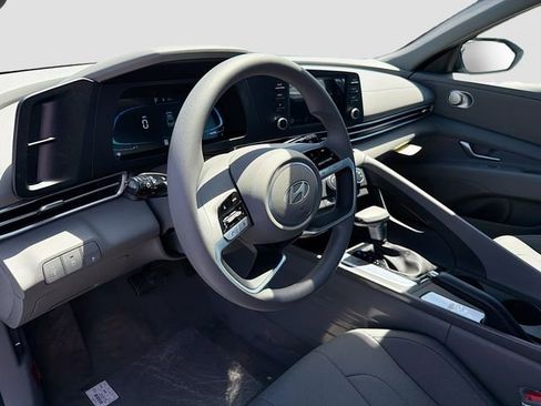 New 2026 Hyundai Elantra SE FWD image 9