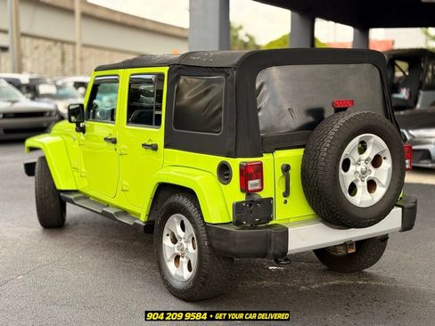 Used 2013 Jeep Wrangler Unlimited Sahara w/ Dual Top Group AWD/4WD image 7