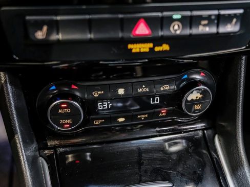 Used 2019 INFINITI QX30 Sport w/ Leather Package image 32