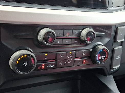 Used 2025 Ford F250 XLT w/ Black Appearance Package AWD/4WD image 19