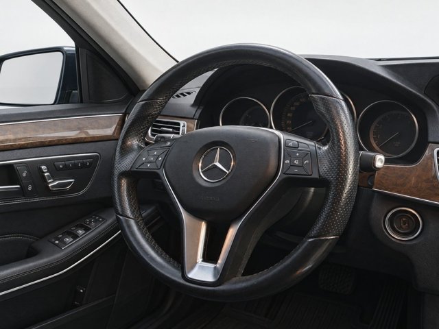 Used 2014 Mercedes-Benz E 350 4MATIC Wagon image 19