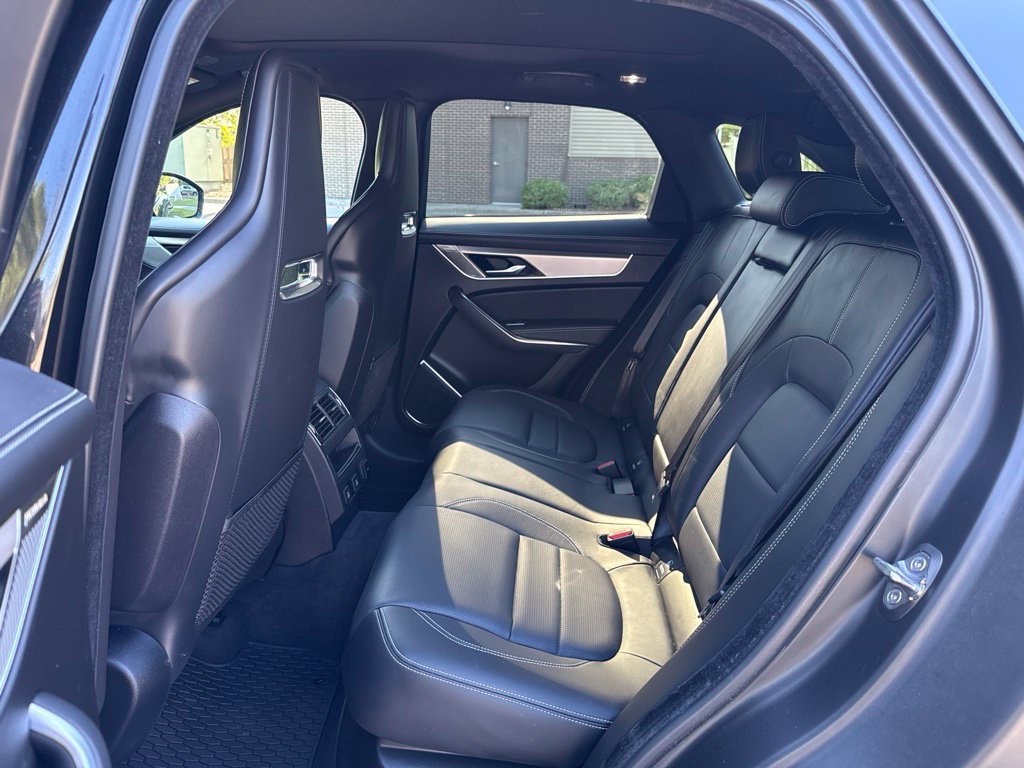 Used 2024 Jaguar F-PACE R-Dynamic S AWD/4WD image 18