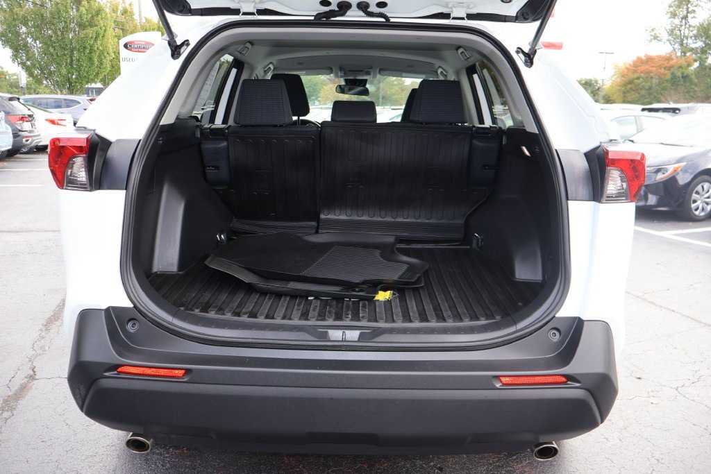 Certified 2024 Toyota RAV4 LE AWD/4WD image 17