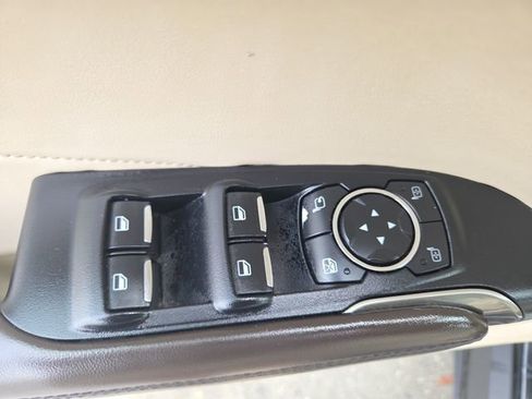 Used 2017 Lincoln MKC Reserve image 17