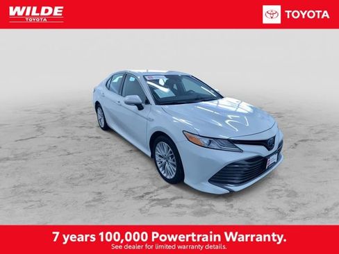 Certified 2020 Toyota Camry XLE image 3