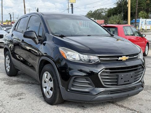 Used 2018 Chevrolet Trax LS w/ LPO, Cargo Package FWD image 9