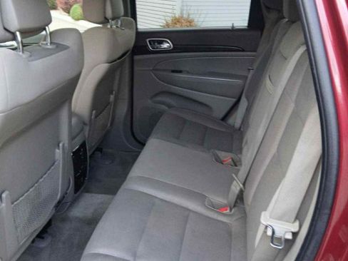 Used 2012 Jeep Grand Cherokee Laredo w/ Laredo E Group image 13