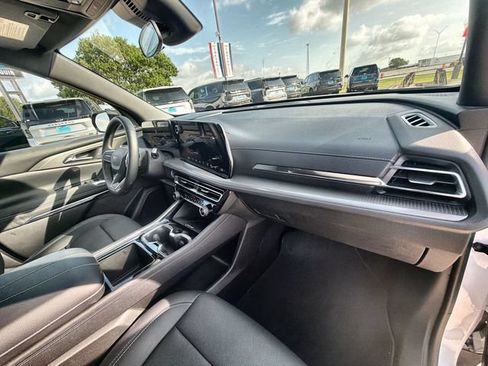Certified 2026 Chevrolet Traverse LT AWD/4WD image 28