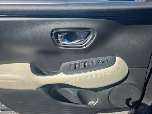 Used 2023 Honda HR-V LX image 25
