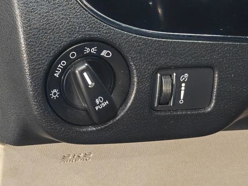 Used 2020 Dodge Grand Caravan SXT FWD image 36