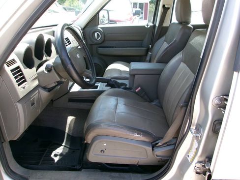 Used 2008 Dodge Nitro SXT AWD/4WD image 7