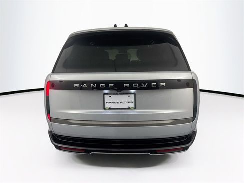 New 2025 Land Rover Range Rover Long Wheelbase SE image 6