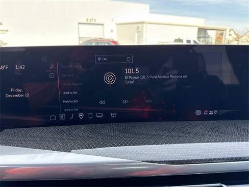 Used 2025 Cadillac Escalade ESV V image 24