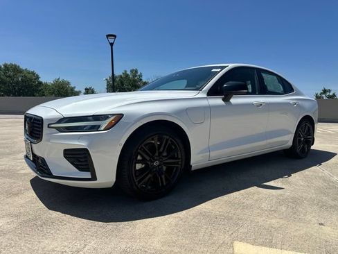 Certified 2024 Volvo S60 T8 Plus w/ Climate Package AWD/4WD image 4
