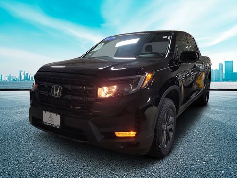 Certified 2025 Honda Ridgeline Sport image 2