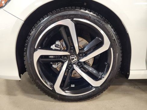 Used 2018 Honda Accord Sport image 10