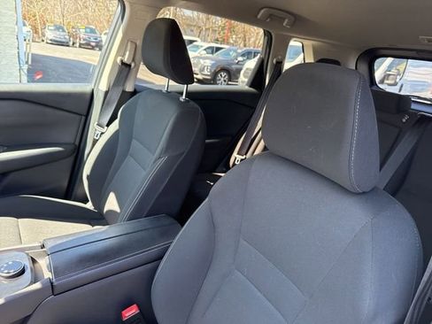 Used 2024 Nissan Rogue S image 10